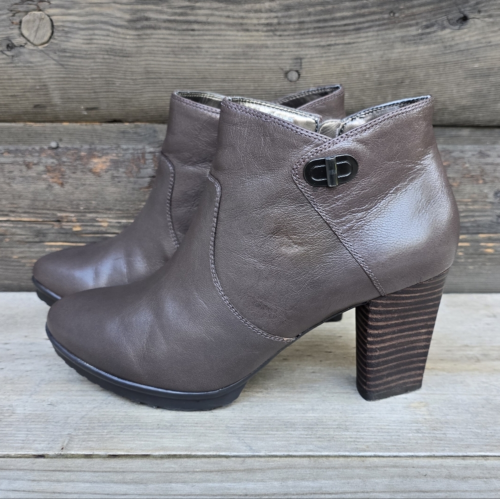 Easy Spirit Kassandra Modern Western Minimalist Antigravity Comfort Bootie 9W - Picture 4 of 16